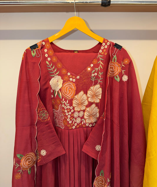 Embroidered Mulchanderi Kurti set