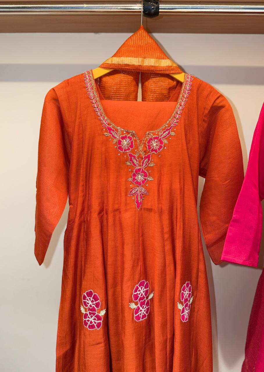 Rangoli Floral Embroidered Anarkali Kurta (Rust/Pink)