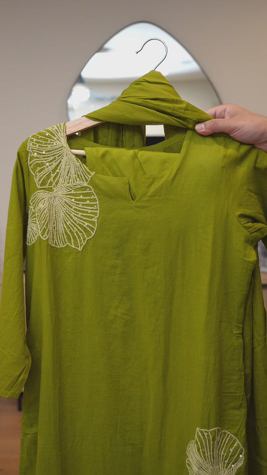 Elegant Green kurti Set with Machine